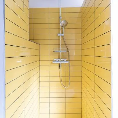 Belle Perche Dans La Nature *